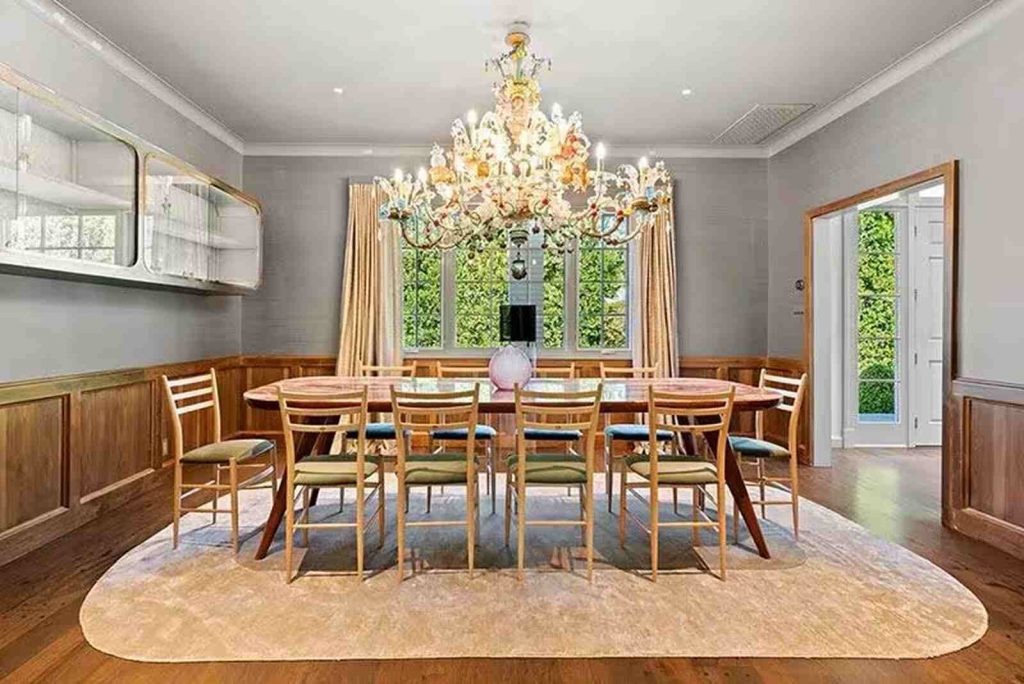 Sal&oacute;n de una mansi&oacute;n