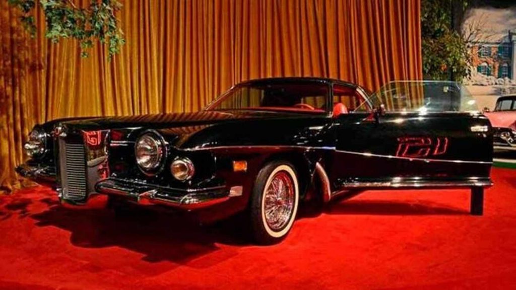 Coche negro largo