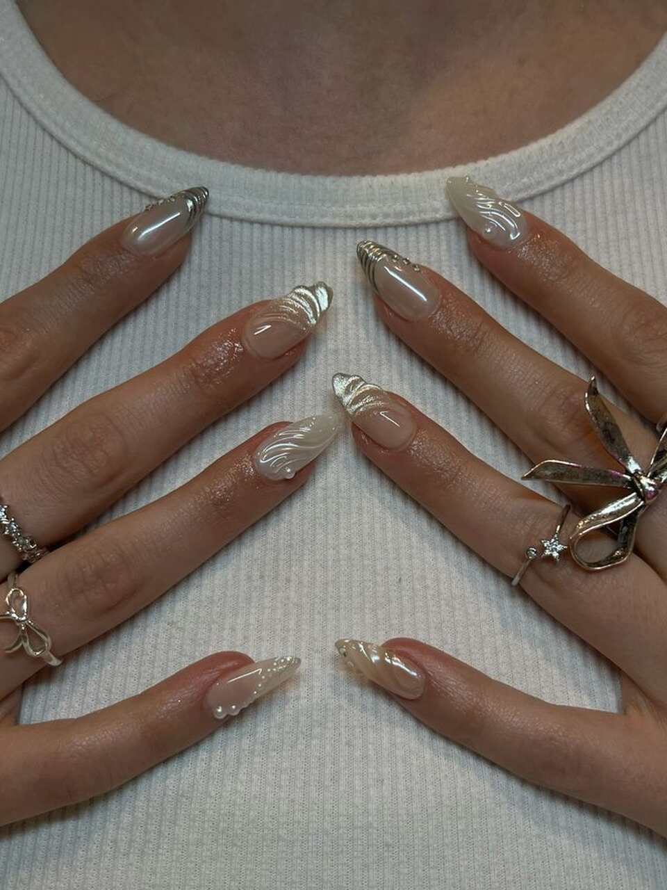 tendencias colores u&ntilde;as 2025