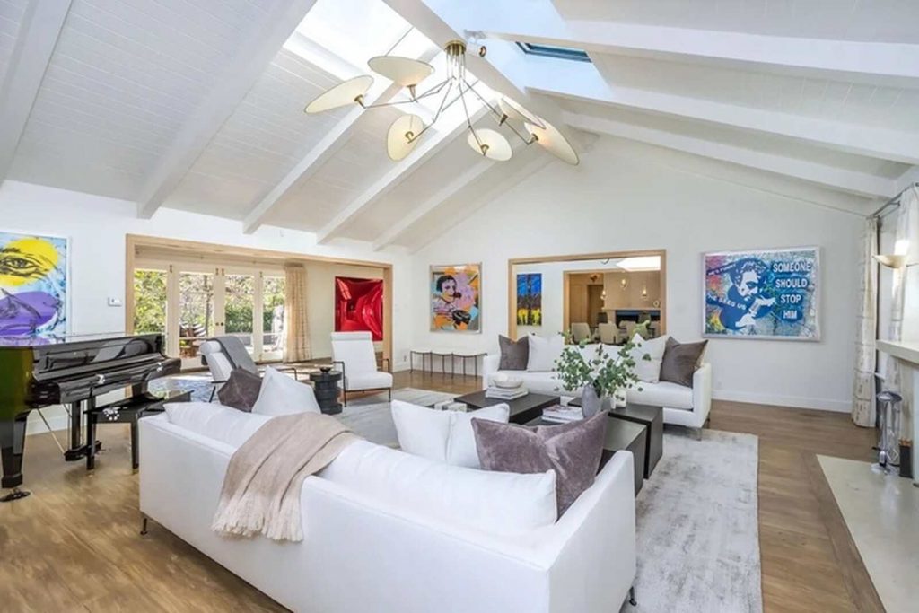 Sal&oacute;n de la mansi&oacute;n de Jim Carrey