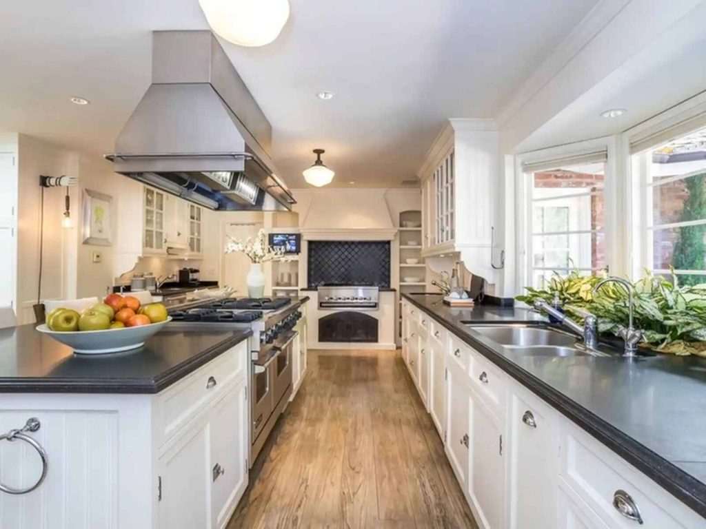 Cocina de una mansi&oacute;n