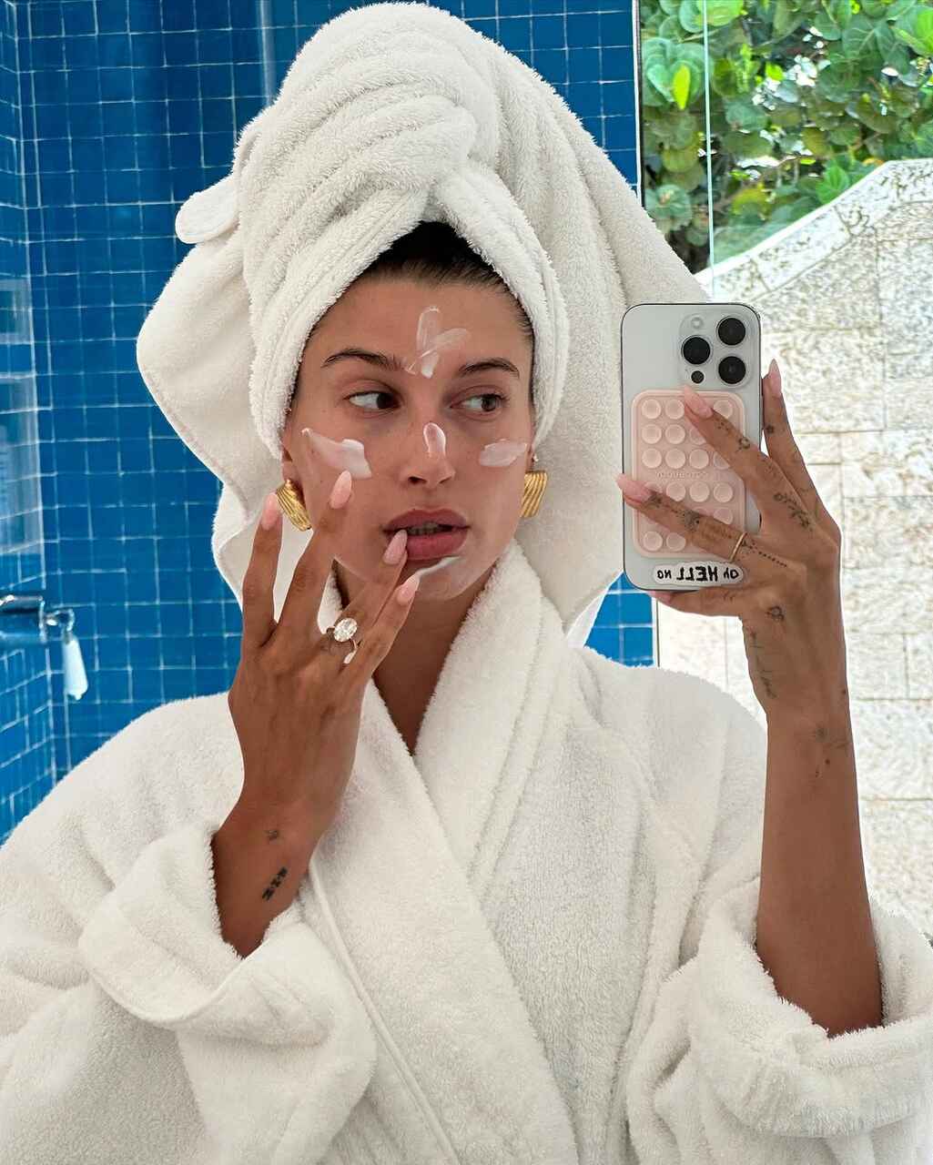 Hailey Bieber