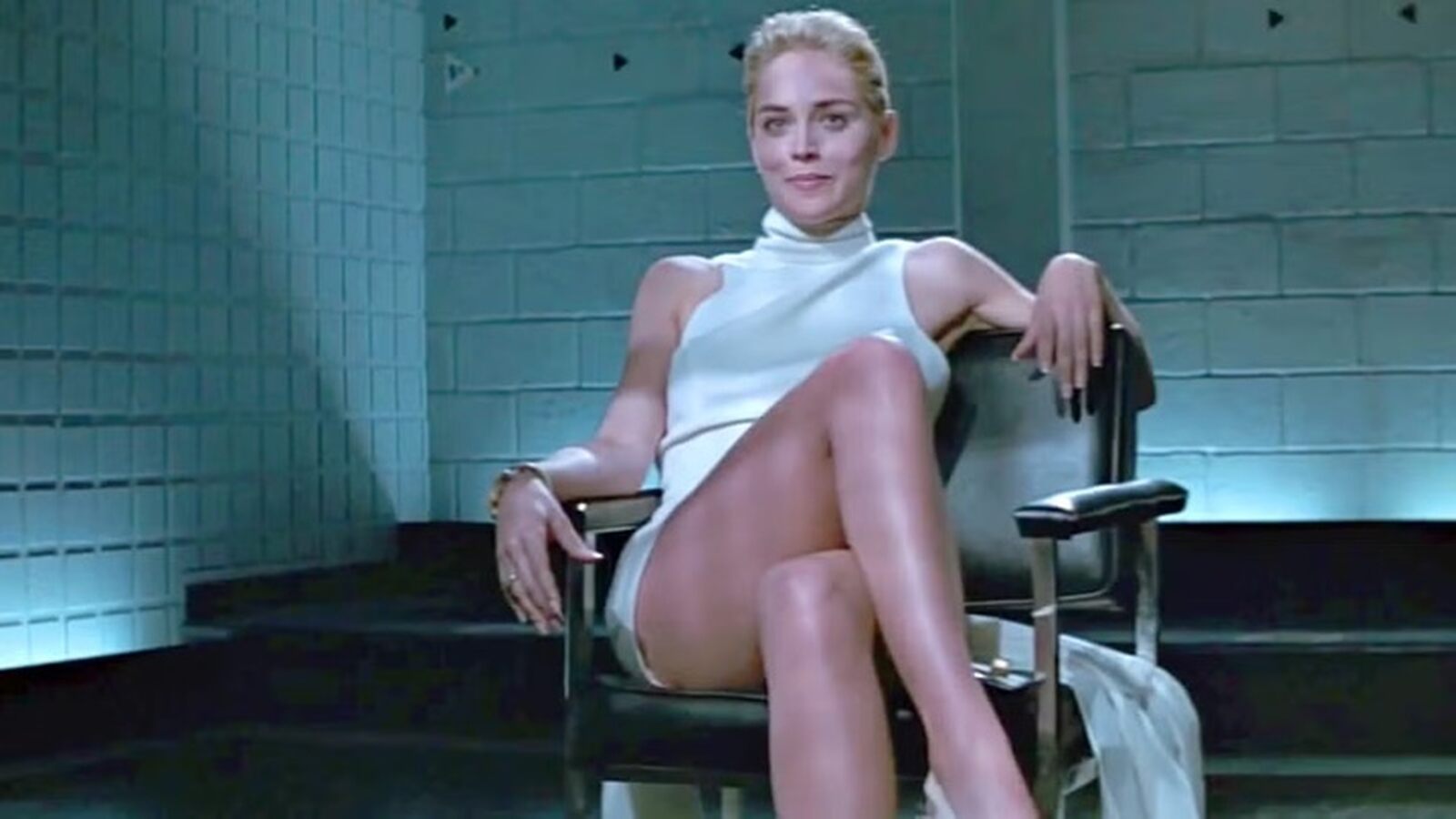 Sharon Stone en 'Instinto B&aacute;sico' con el vestido blanco