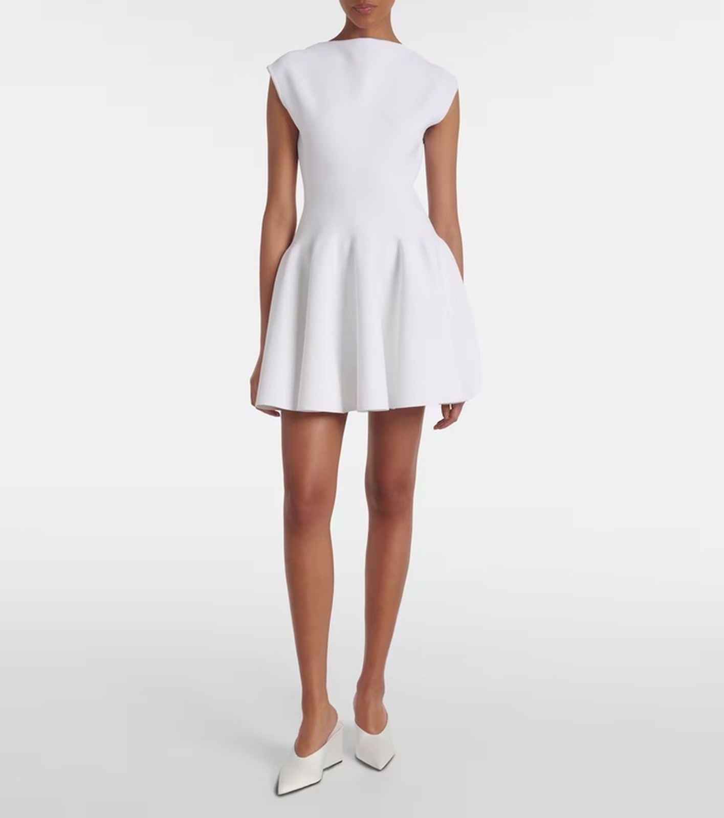 Vestido blanco de Ala&iuml;a al estilo Sharon Stone