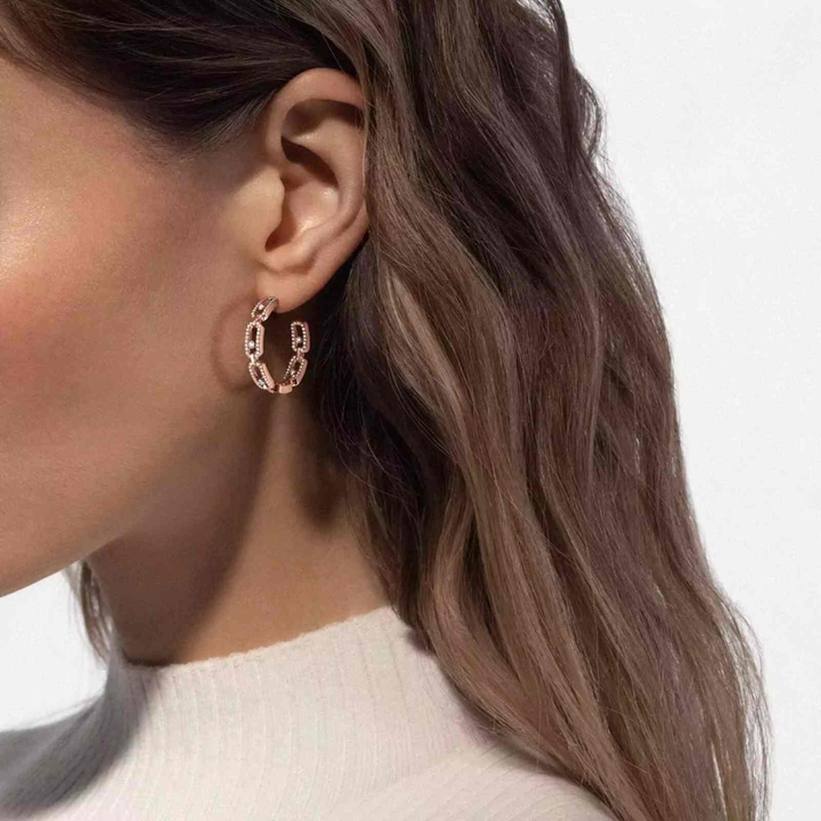 Aros de oro rosa de Messika