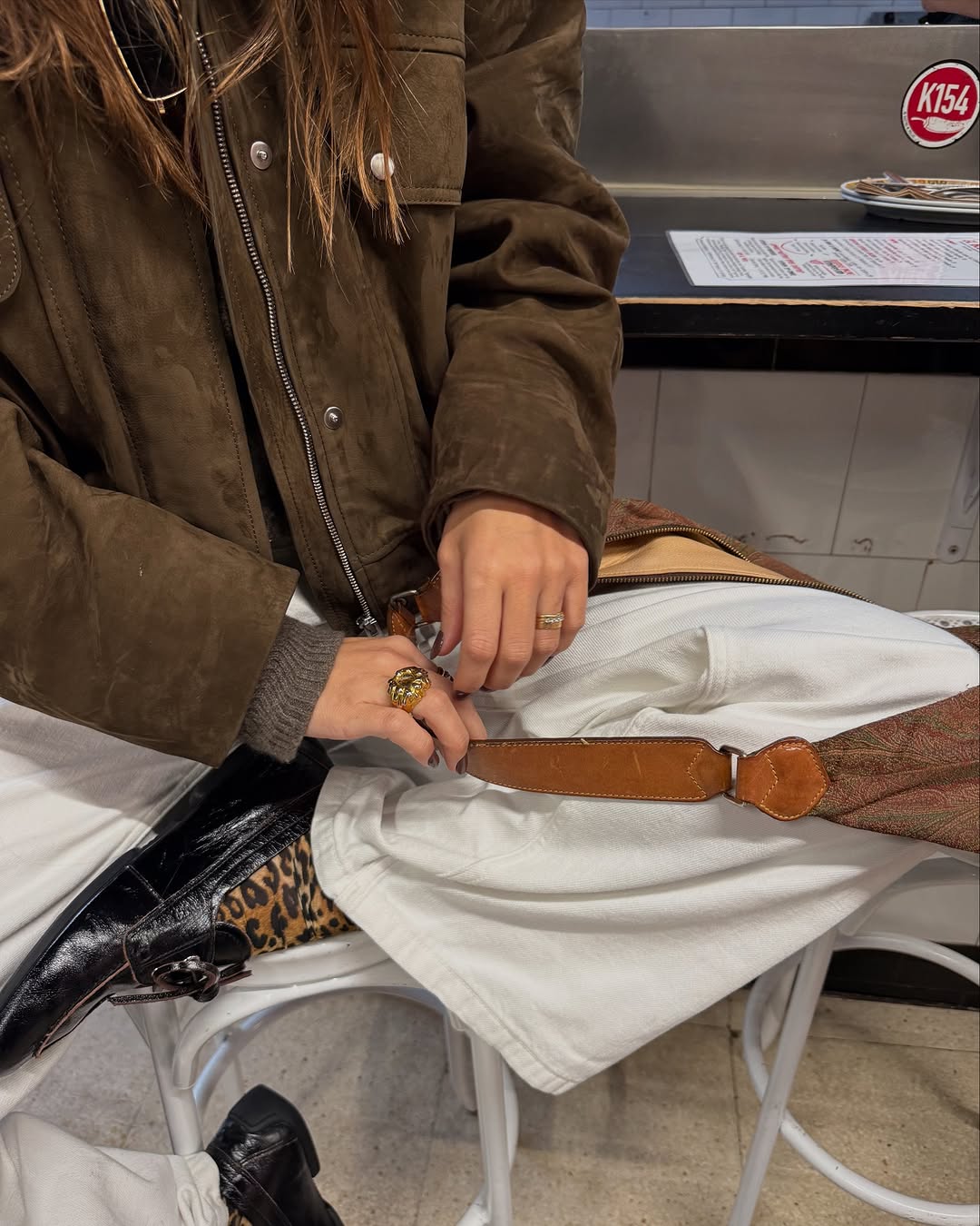 Mar&iacute;a Pombo, moda, chaqueta ante