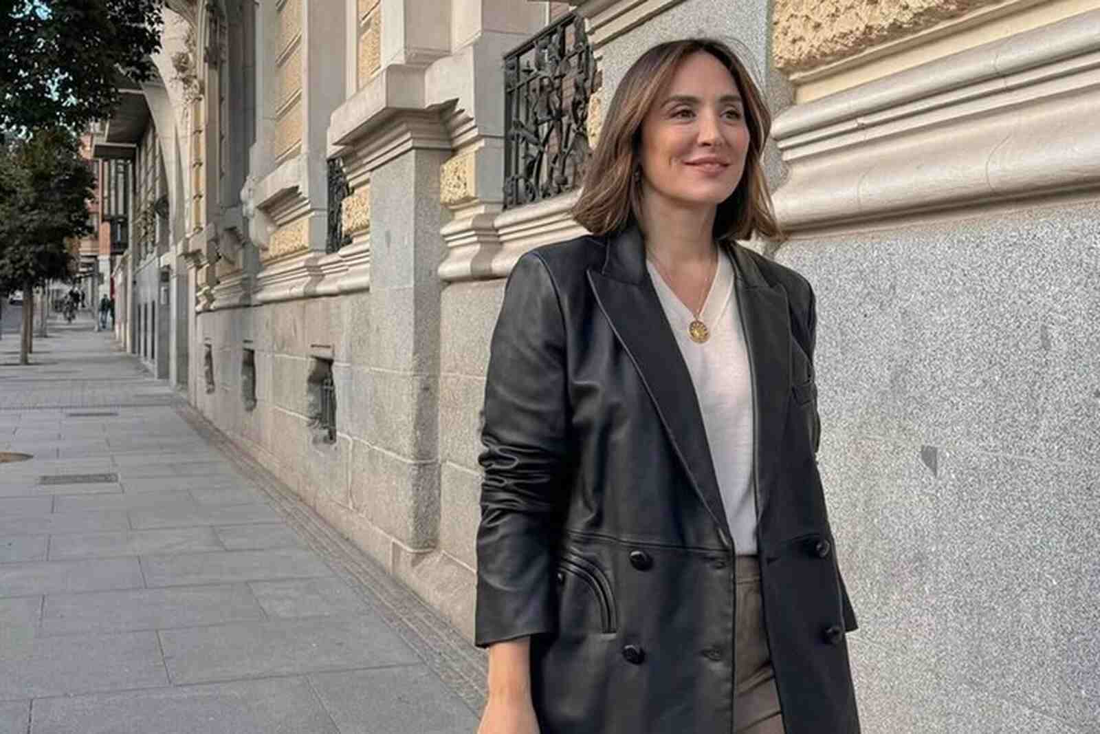 La marquesa de Gri&ntilde;&oacute;n posando