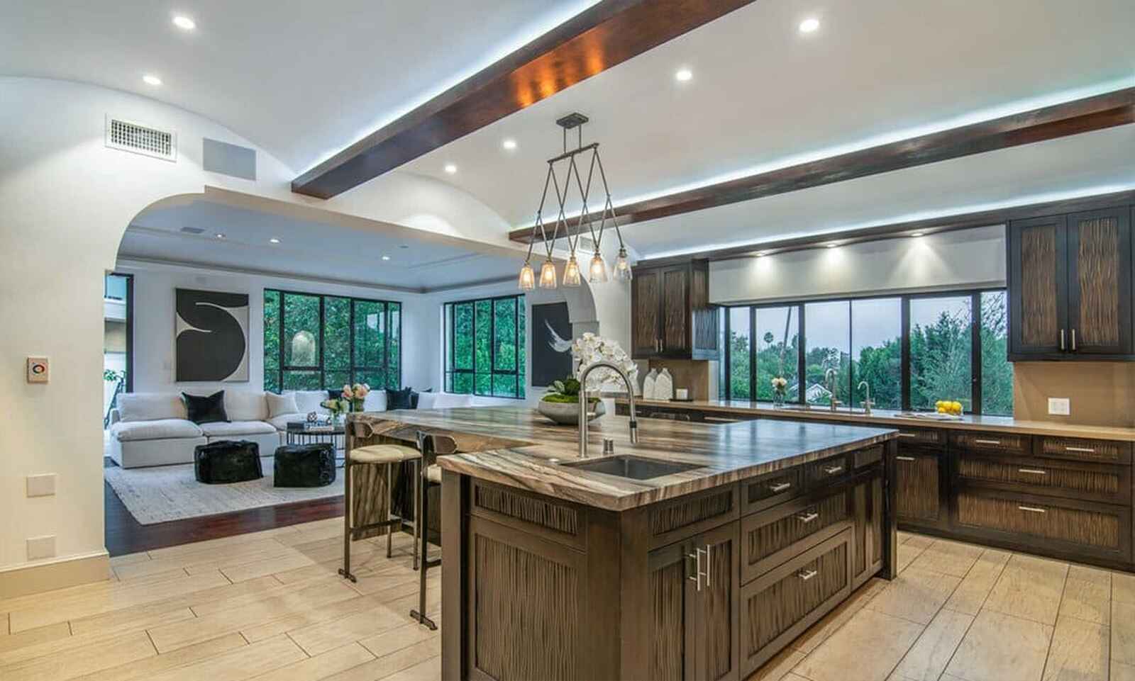 Una de las cocinas de inspiraci&oacute;n en la casa de Rihanna