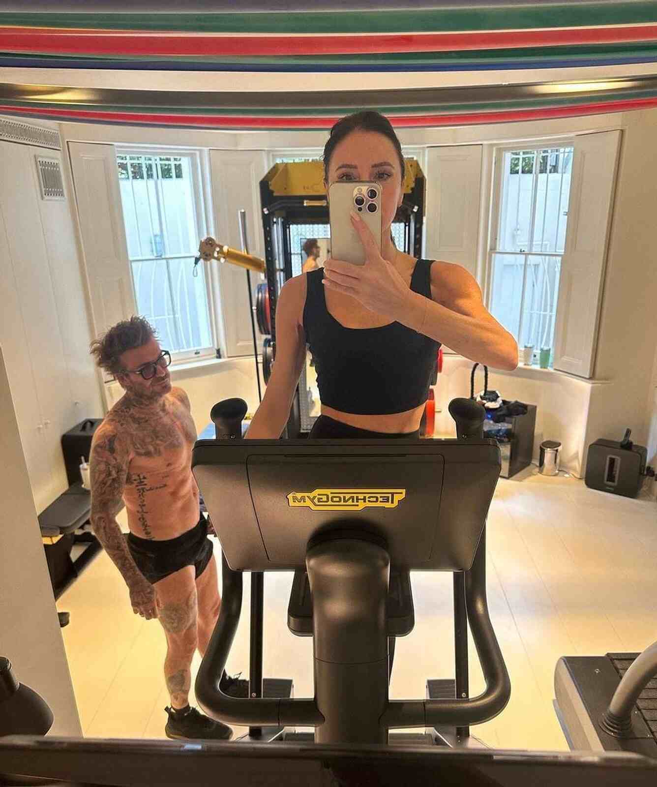 Ejercicio de gl&uacute;teos de Victoria Beckham