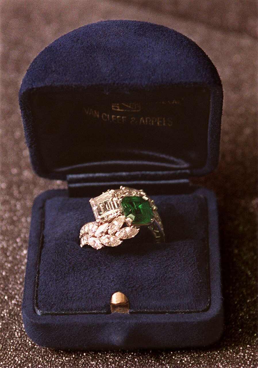 anillo de compromiso