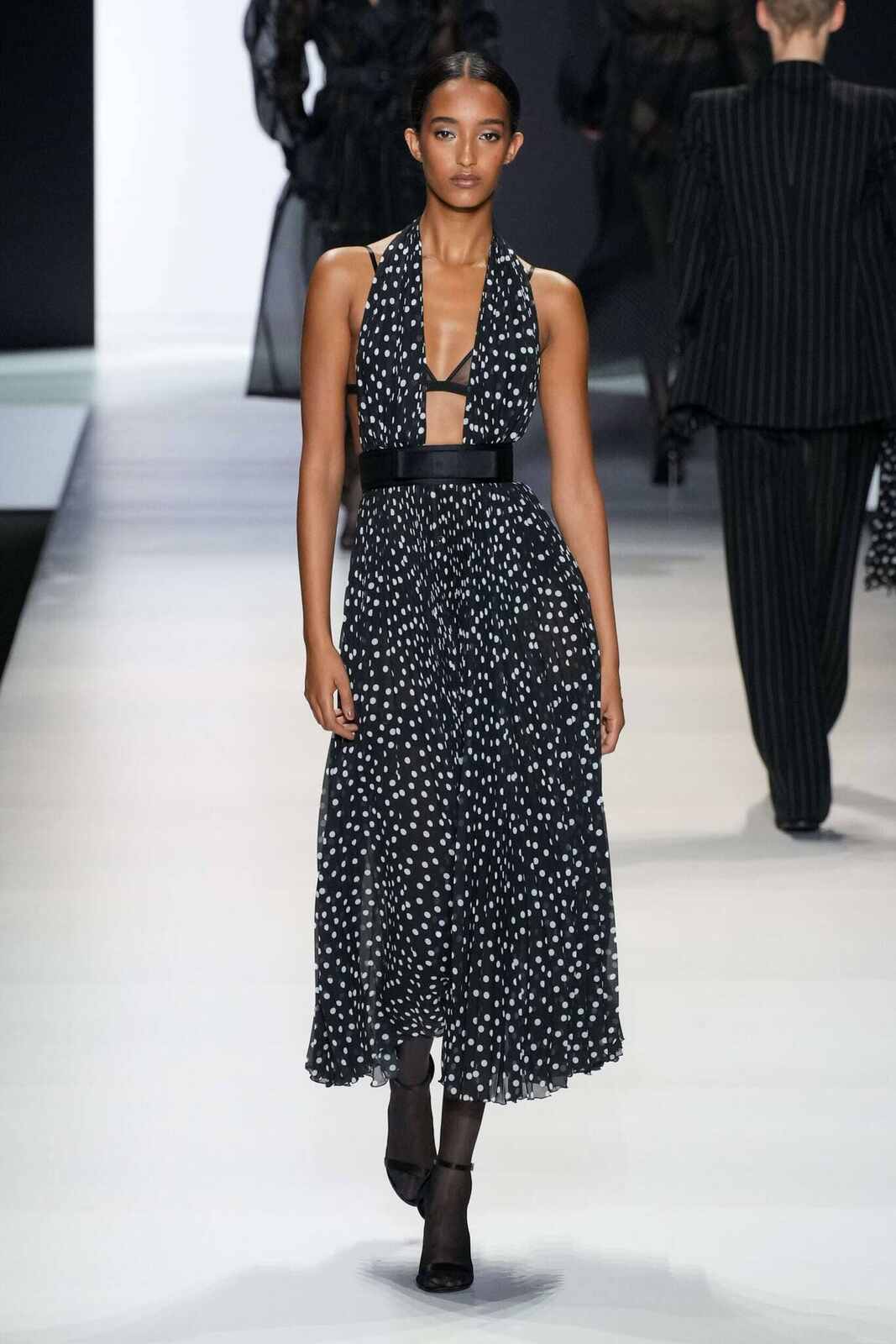 Desfile Dolce Gabbana primavera verano 2024 con lencer&iacute;a