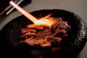 Plato de atún con fuego