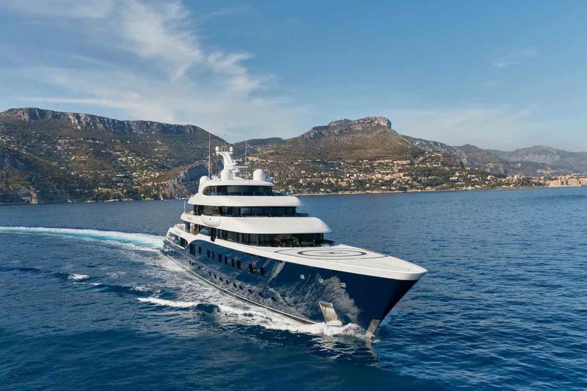 Foto del yate de Bernard Arnault en el Gran Premio de M&oacute;naco