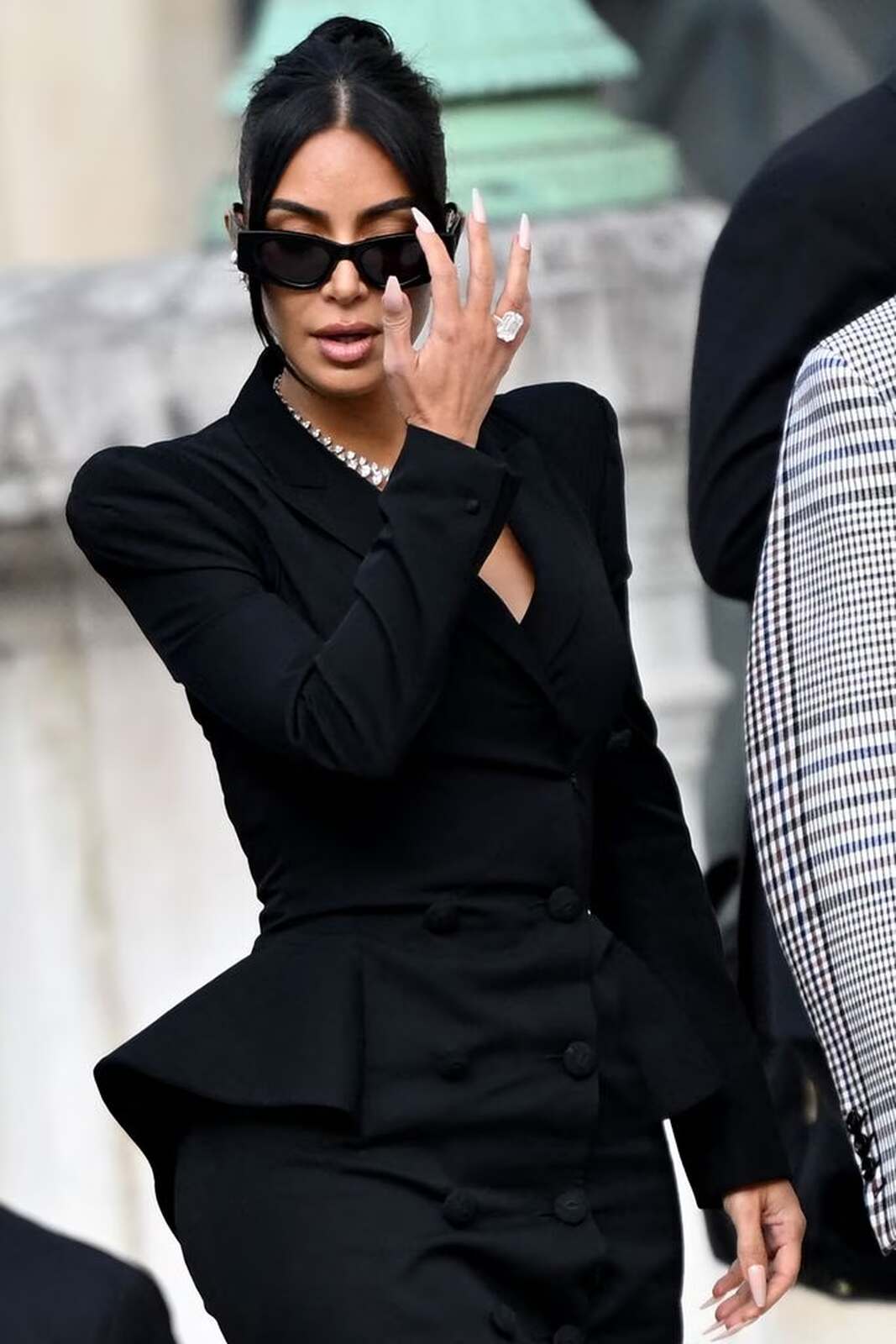 Kim Kardashian con diamantes en Par&iacute;s