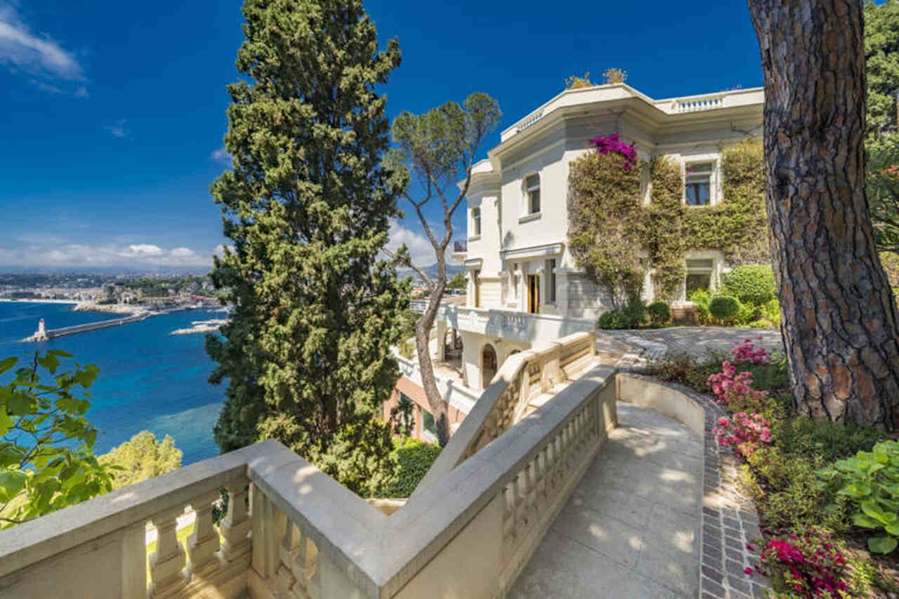 extrior villa Sean Connery