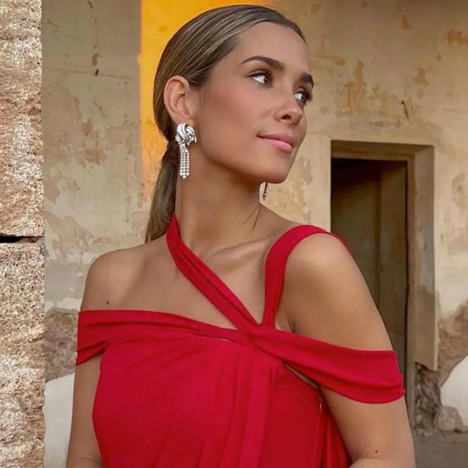 Mar&iacute;a Pombo con joyas vintage