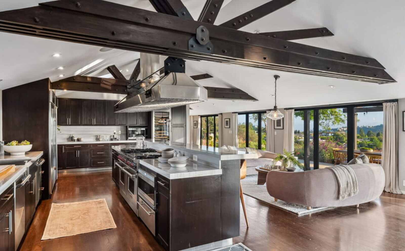 Cocina de la mansión de Hollywood Hills