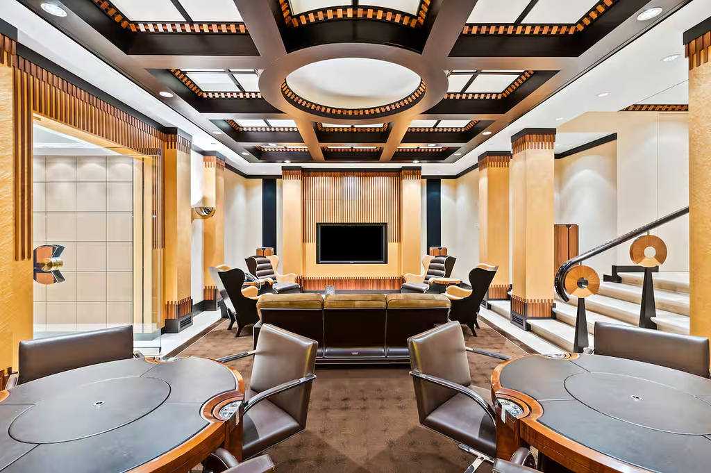 Sal&oacute;n de la casa de Michael Jordan