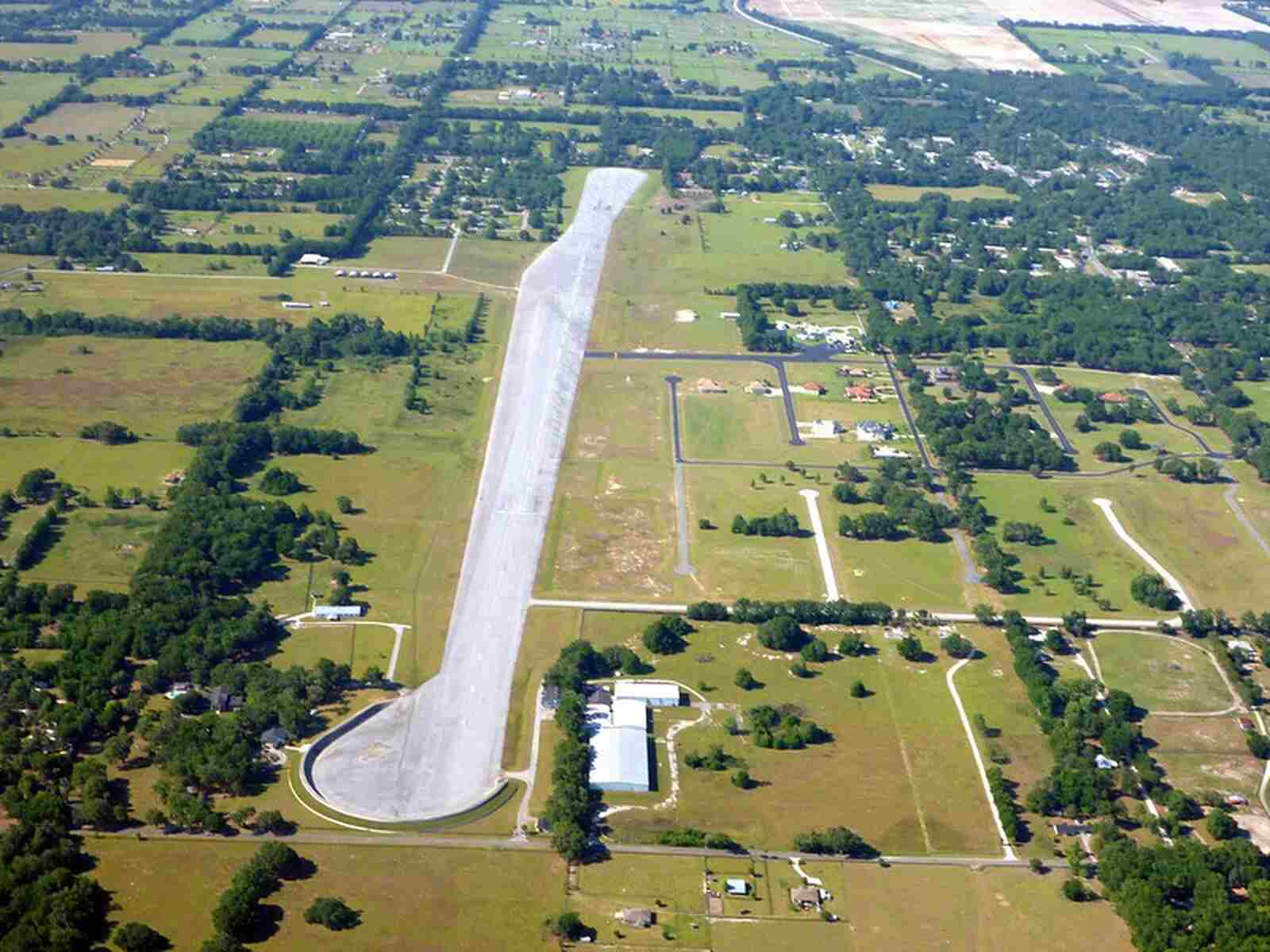 Pista de aterrizaje de la mansi&oacute;n de John Travolta