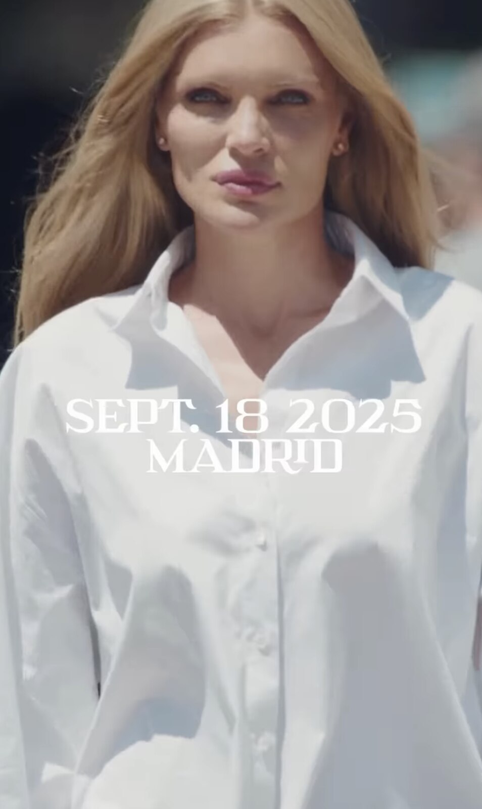 Esther Ca&ntilde;adas en el video de Carolina Herrera
