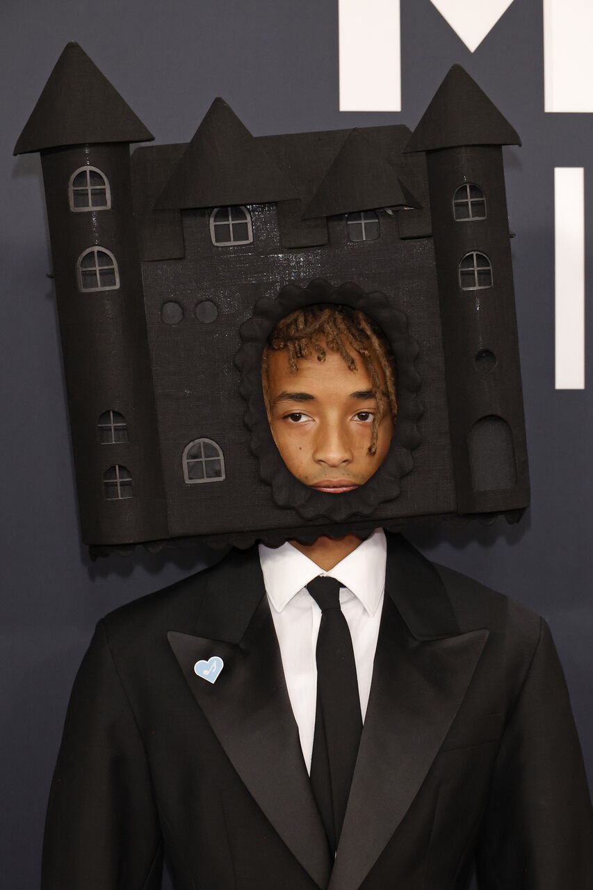 jaden smith castillo en la cabeza