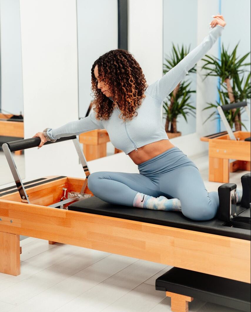 ejercicio esterilla pilates yoga