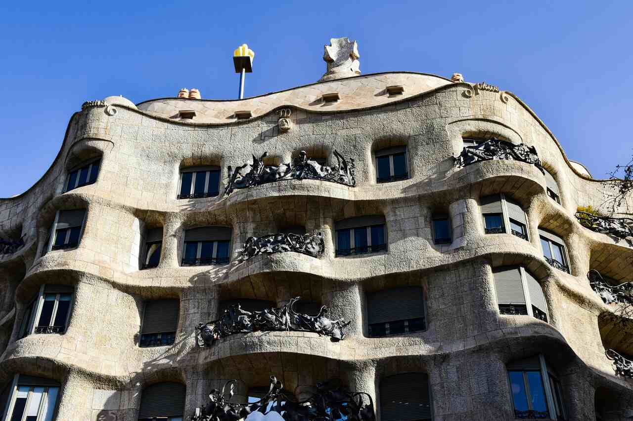 edificio modernista gaud&iacute;