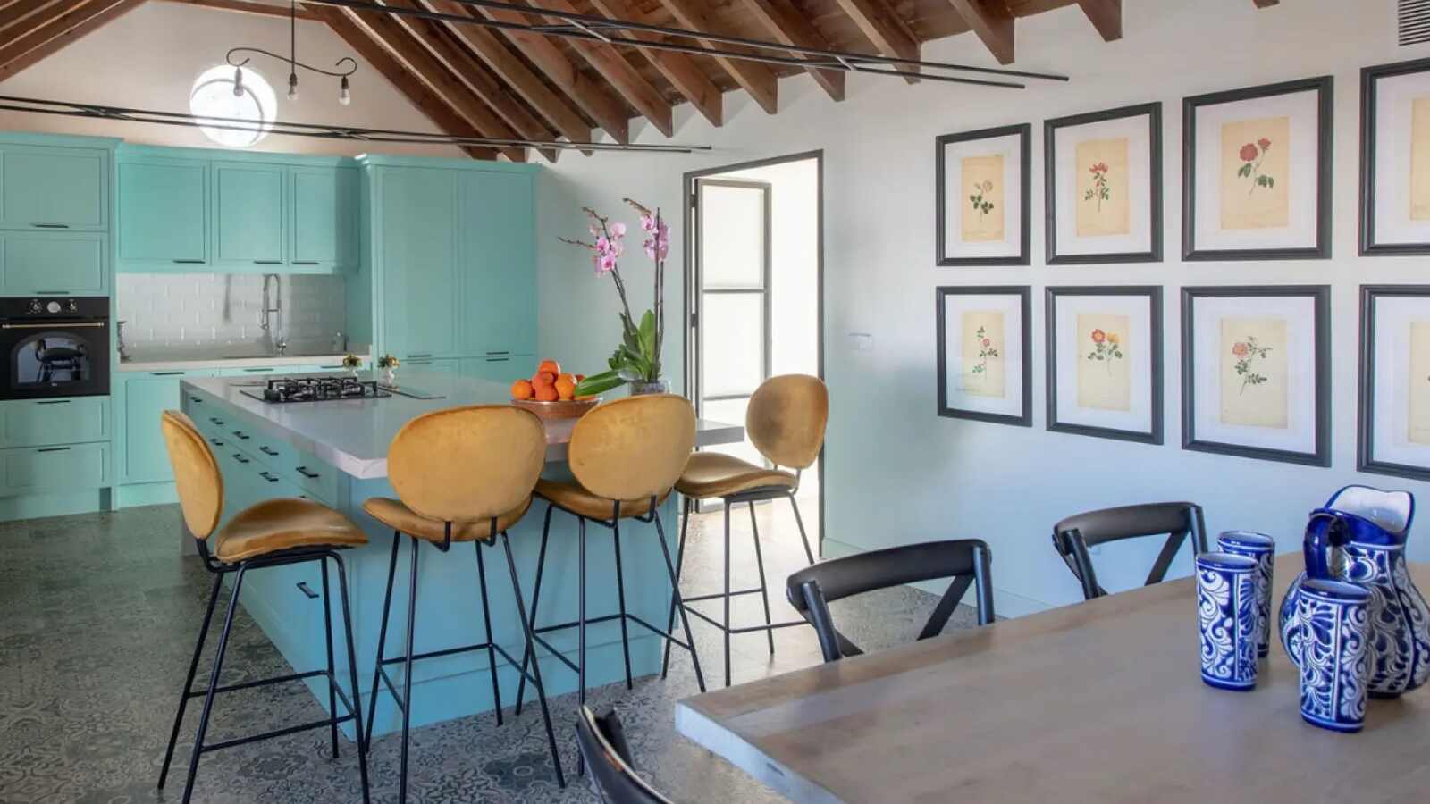 Cocina de la finca de Cayetano y B&aacute;rbara