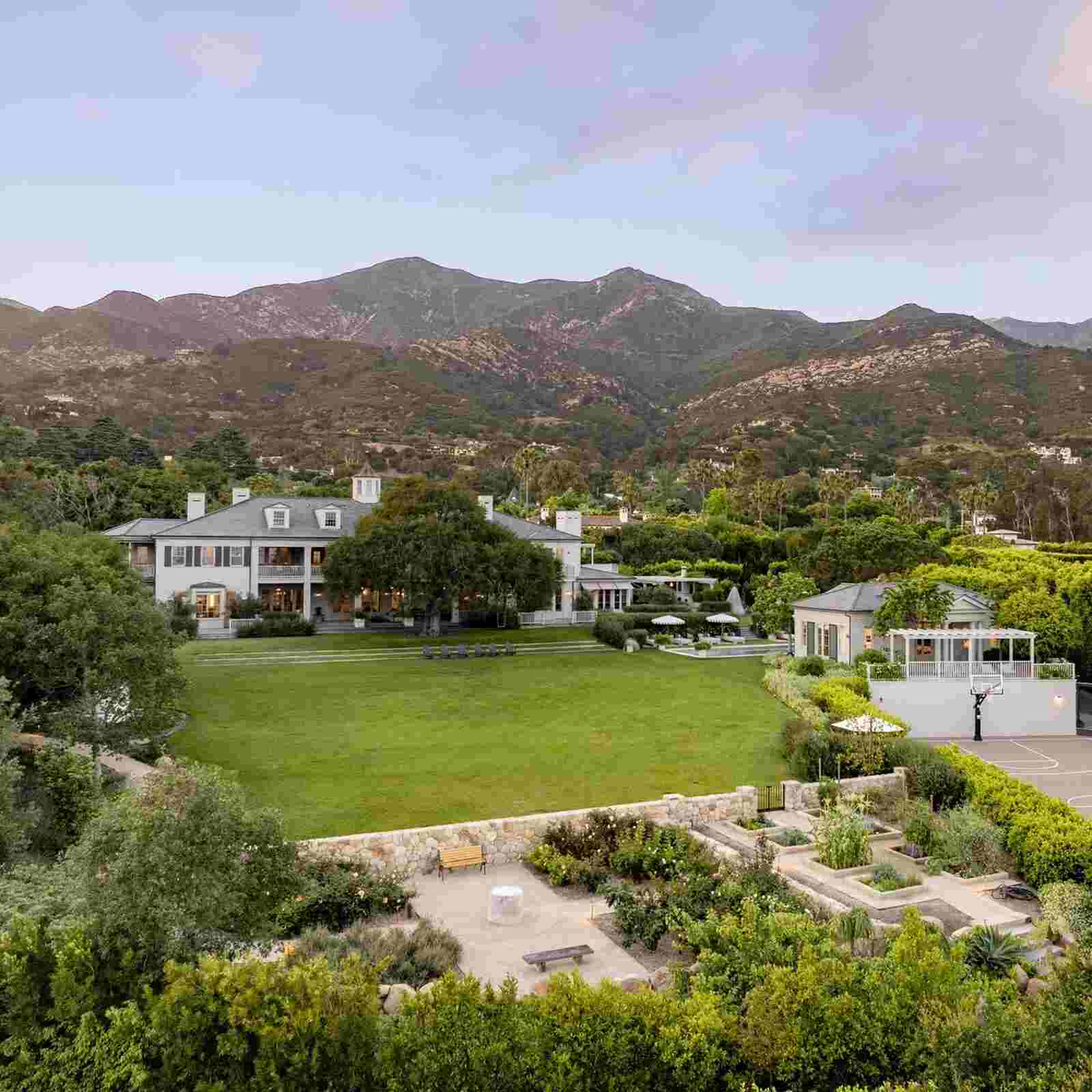 Parte trasera de la casa de Montecito