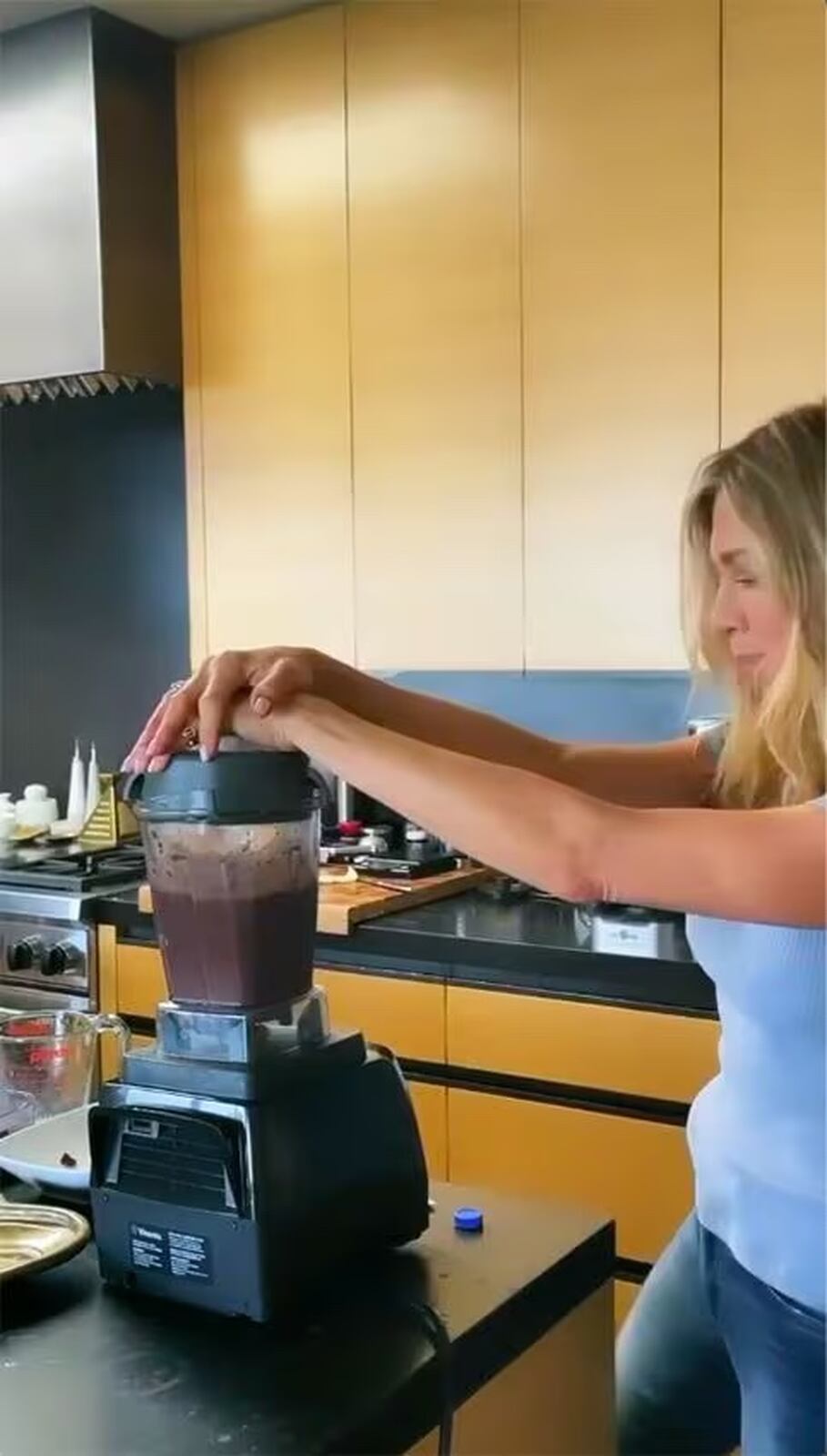 Jennifer Aniston sin Jim Curtis en su cocina