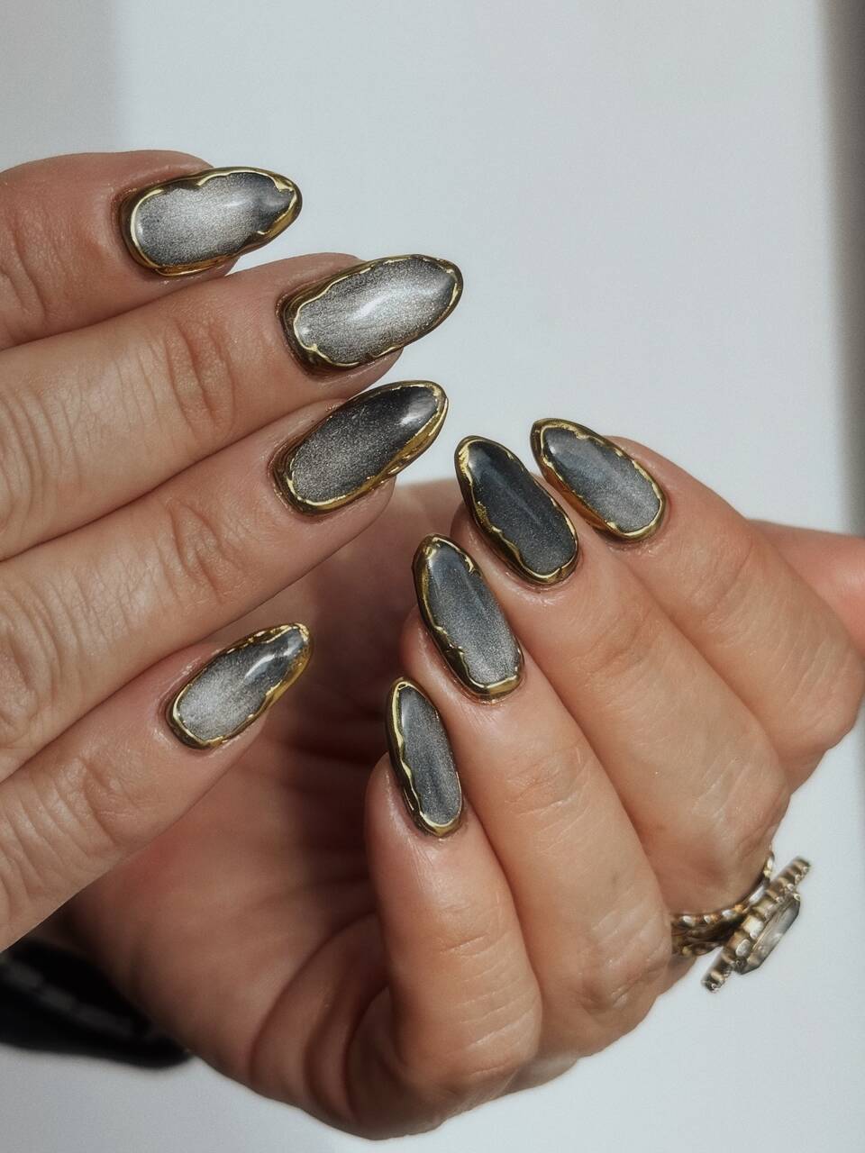 manicura ojo de gato uña