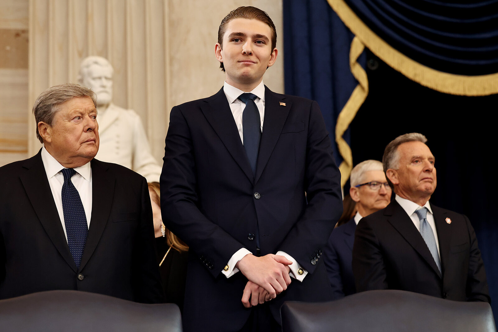Barron posando