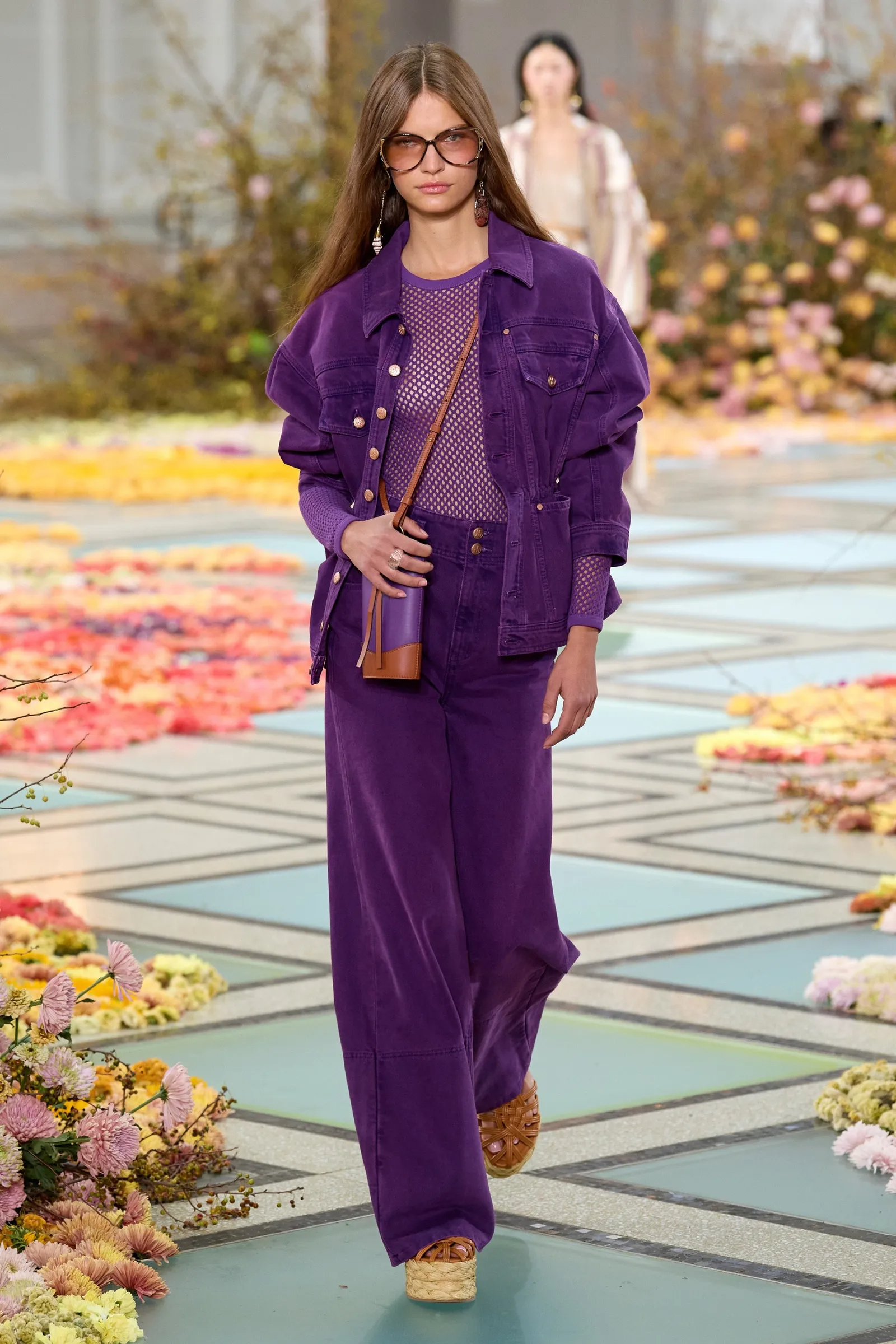 morado color morenas