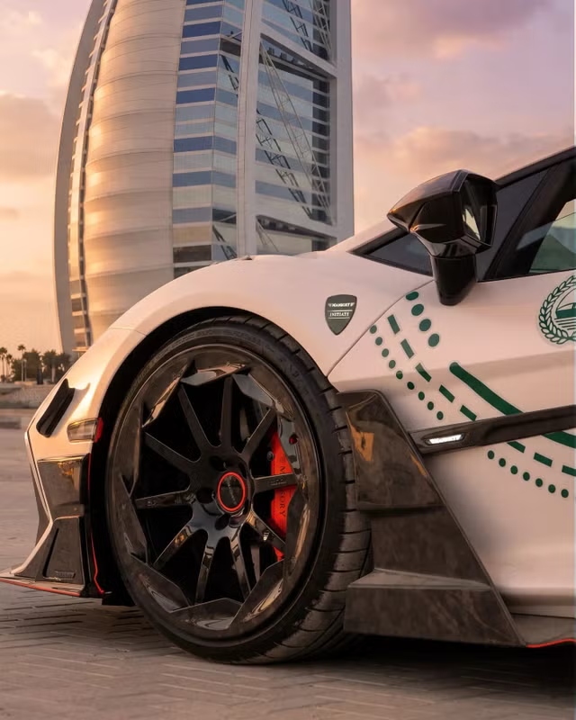Lamborghini Revuelto