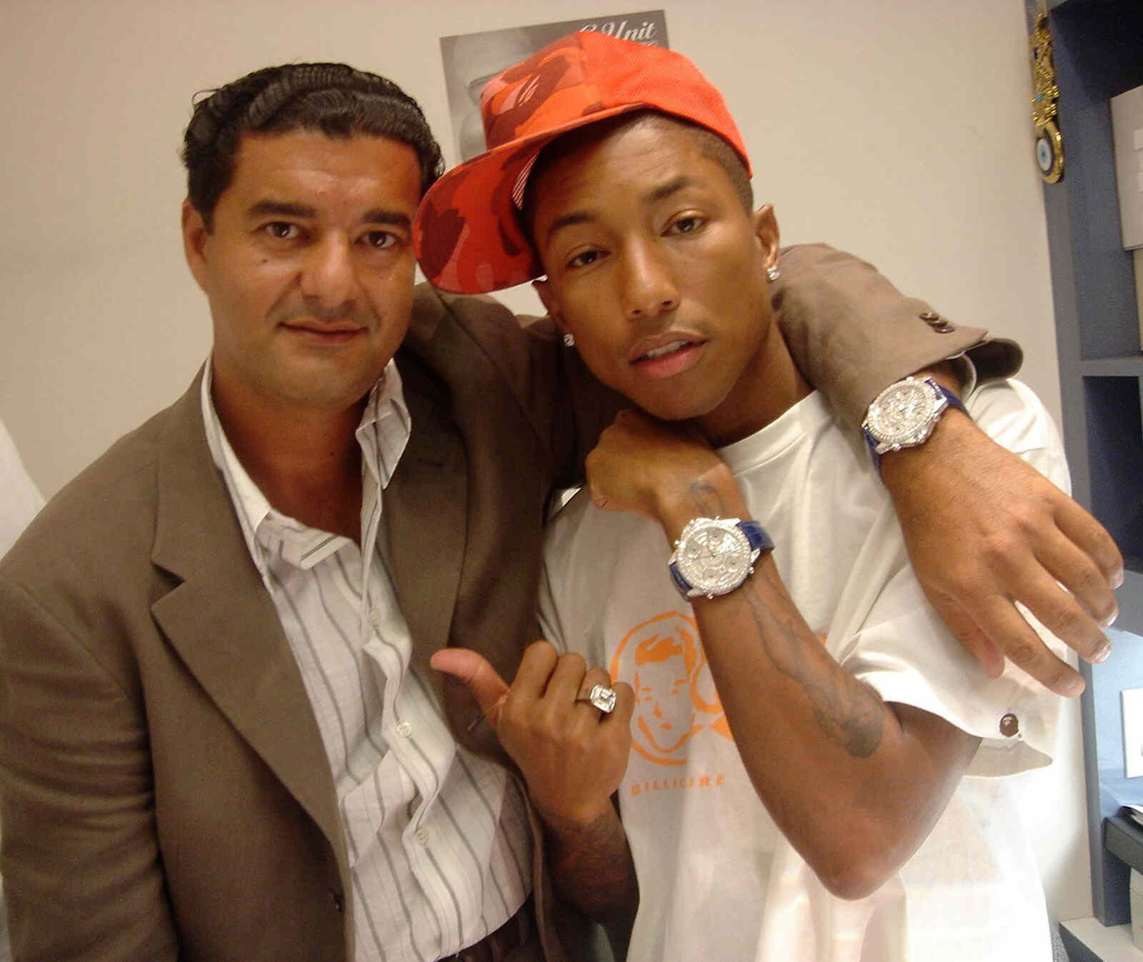 Pharrell Williams y el joyero juntos