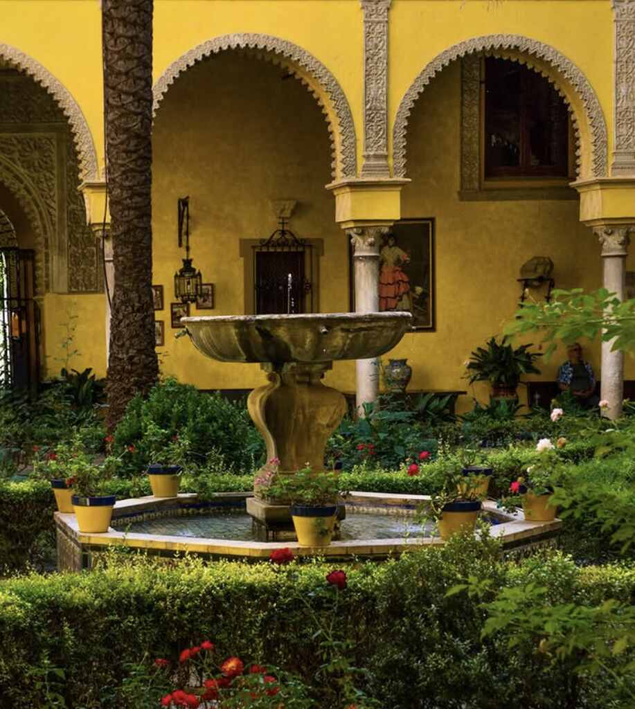 Palacio de las Dueñas, Cayetana