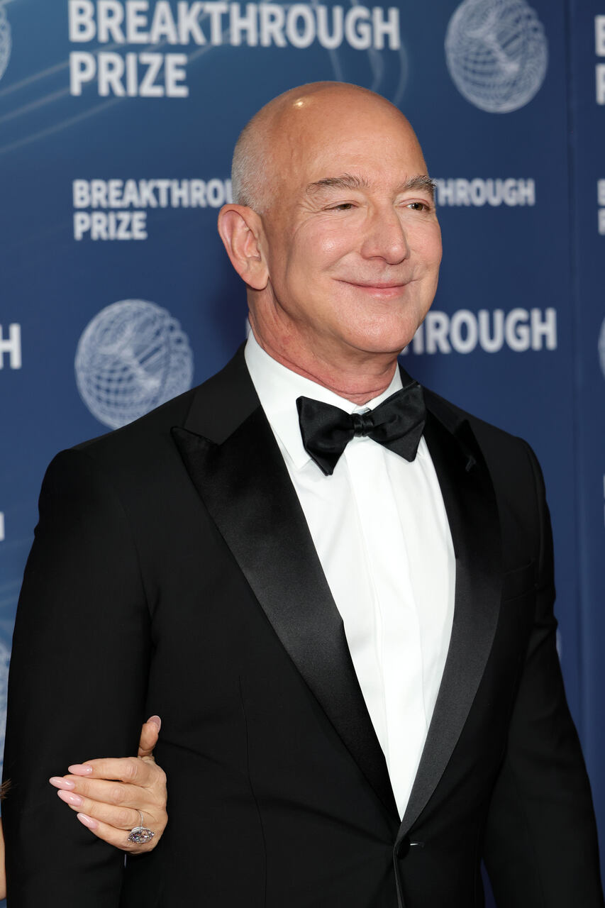 jeff bezos barco