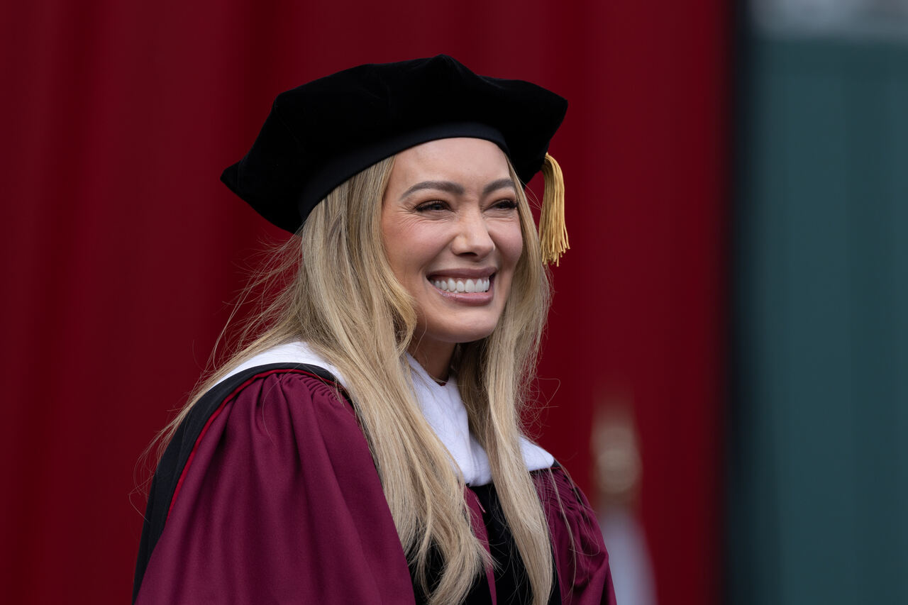 hilary duff discurso universidad