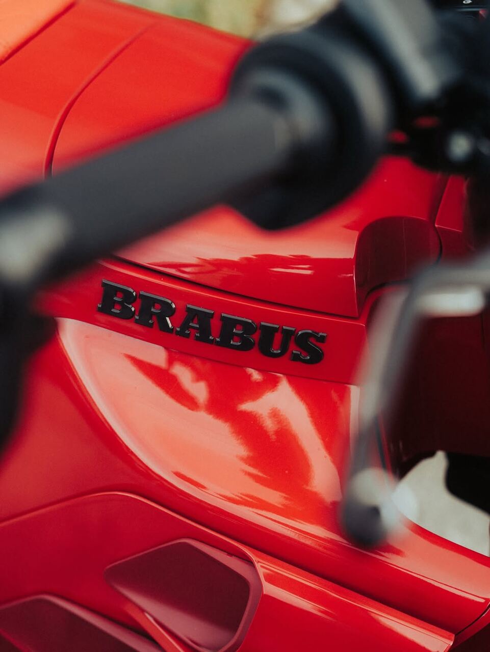 brabus motocicleta roja