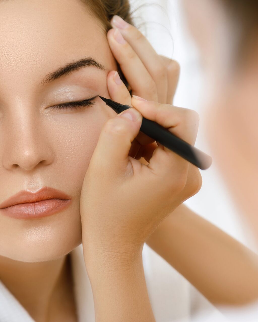 eyeliner negro ojos