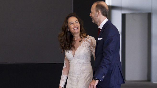 Carolina Punset y Alex Marí, momentos después de darse el «sí, quiero» en Valencia (Gtres)