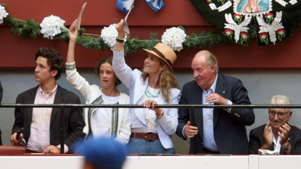 El rey Juan Carlos, la infanta Elena, Froil&aacute;n