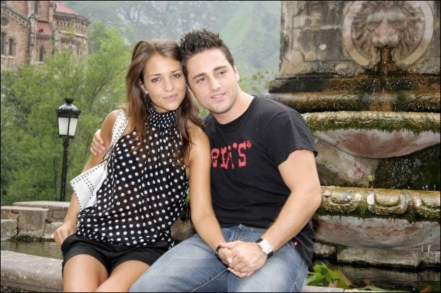 Paula Echevarría y Bustamante, al día siguiente de su boda, cuando Bustamante estaba lesionado de un pie