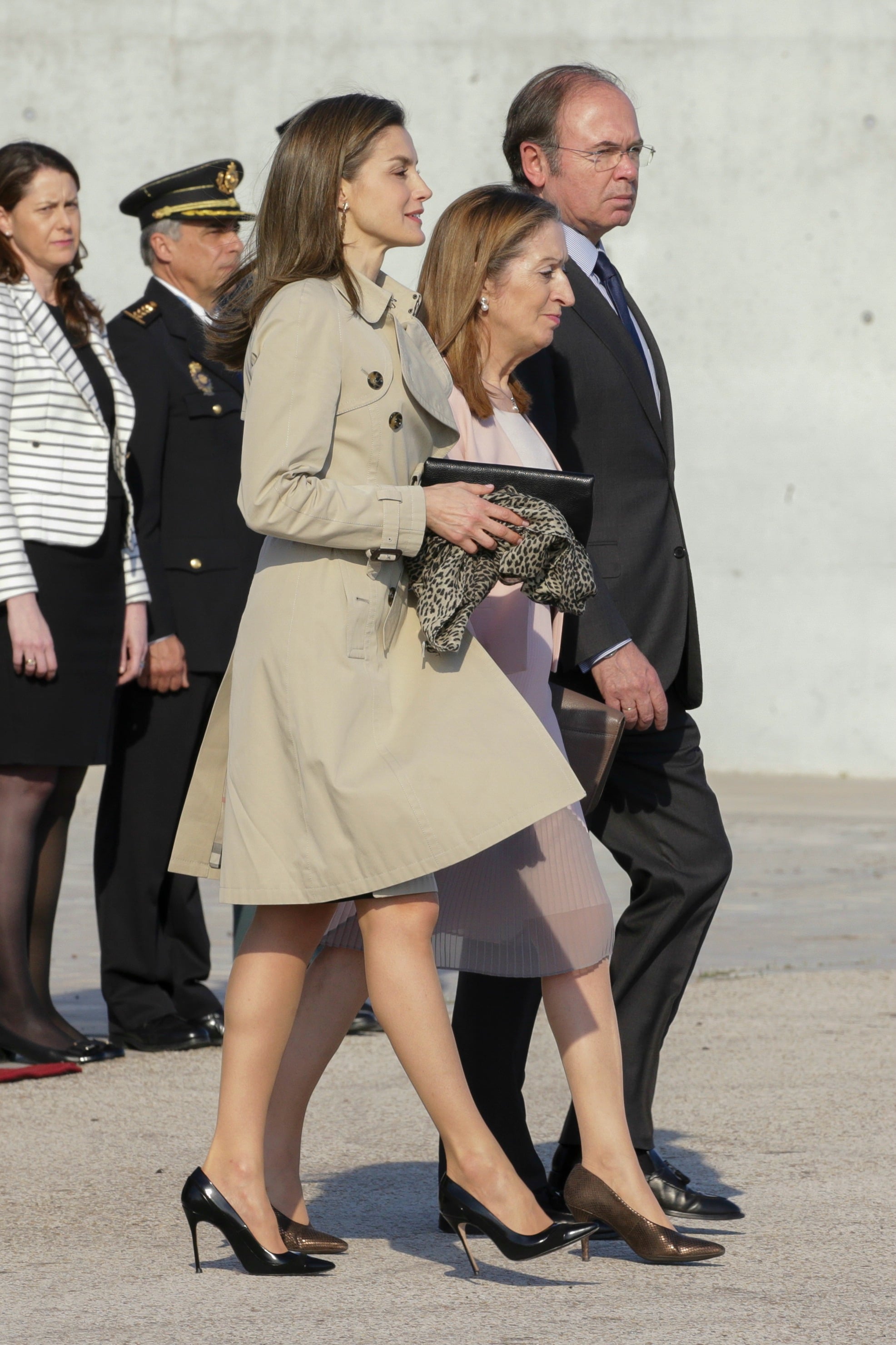 Trench Gabardina Reina Letizia Jap&oacute;n