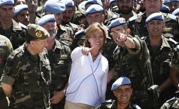 Carme Chac&oacute;n durante su visita a Afganist&aacute;n /Gtres