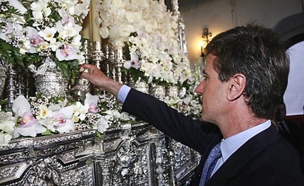 Cayetano Mart&iacute;nez de Irujo durante una Semana Santa /Gtres