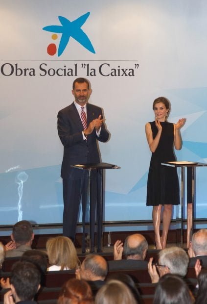 Los monarcas en la entrega de becas de la entidad en el 2015