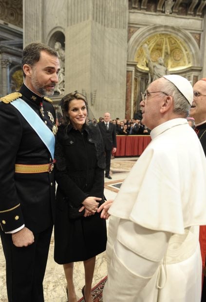 El Papa Francisco con los Pr&iacute;ncipes de Asturias, don Felipe y do&ntilde;a Letizia