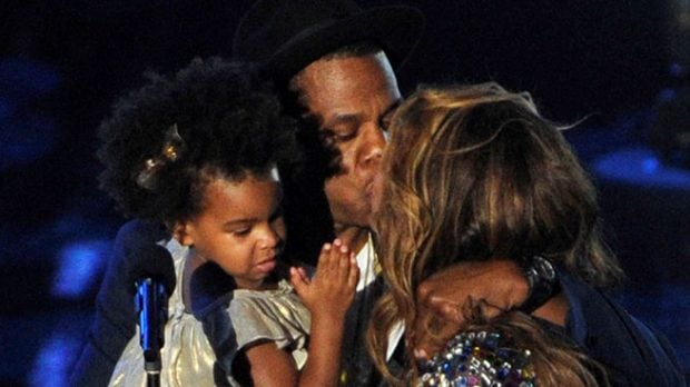 Beyonc&eacute; y Jay Z con su hija Blue 