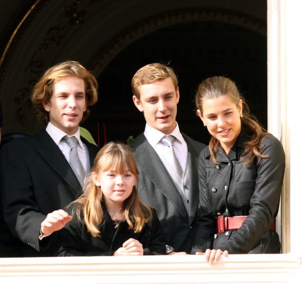 Andrea, Pierre y Carlota Casiraghi con Alexandra de Hannover